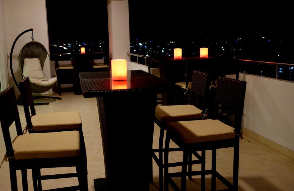 The Penthouse Above Sea Apartman Dehiwala-Mount Lavinia Kültér fotó