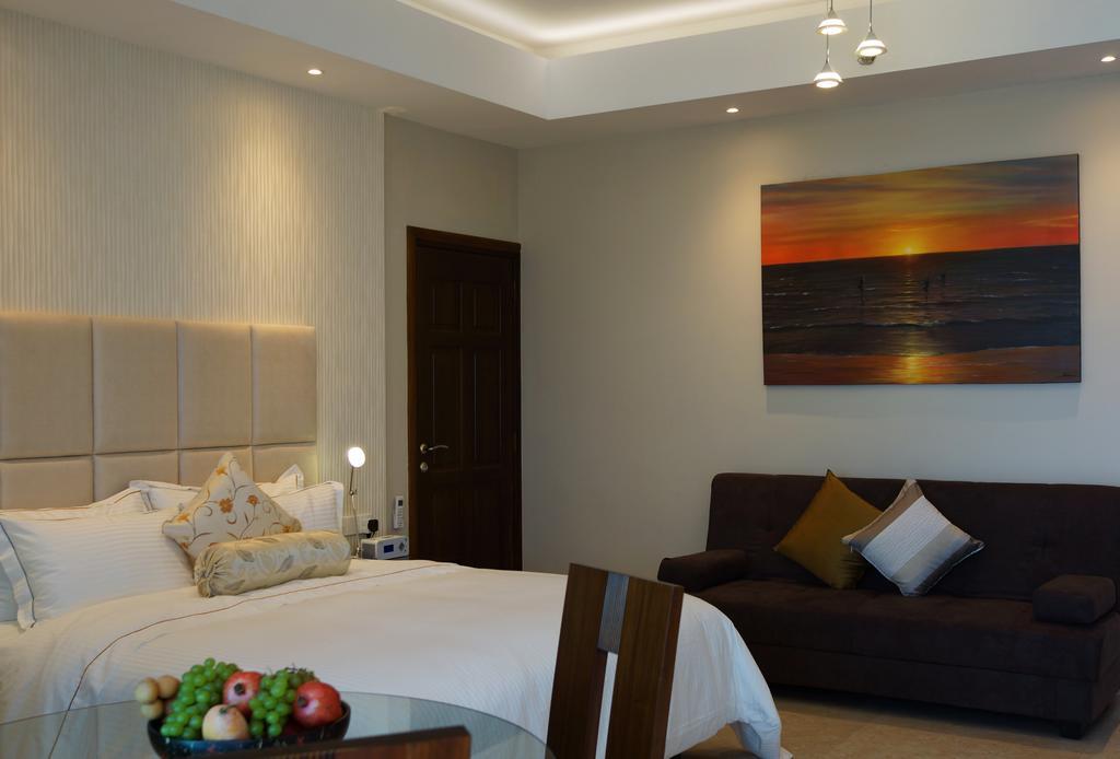 The Penthouse Above Sea Apartman Dehiwala-Mount Lavinia Kültér fotó