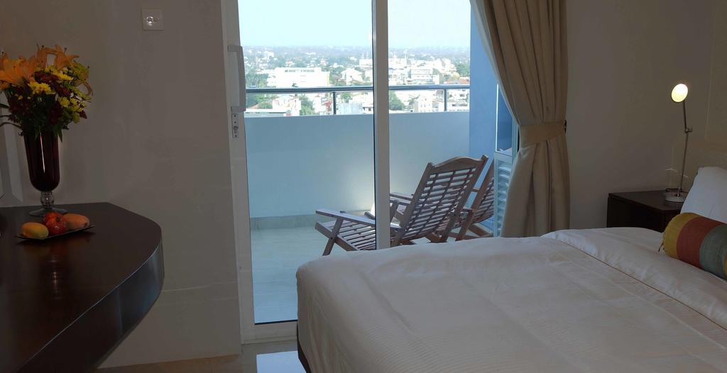 The Penthouse Above Sea Apartman Dehiwala-Mount Lavinia Kültér fotó