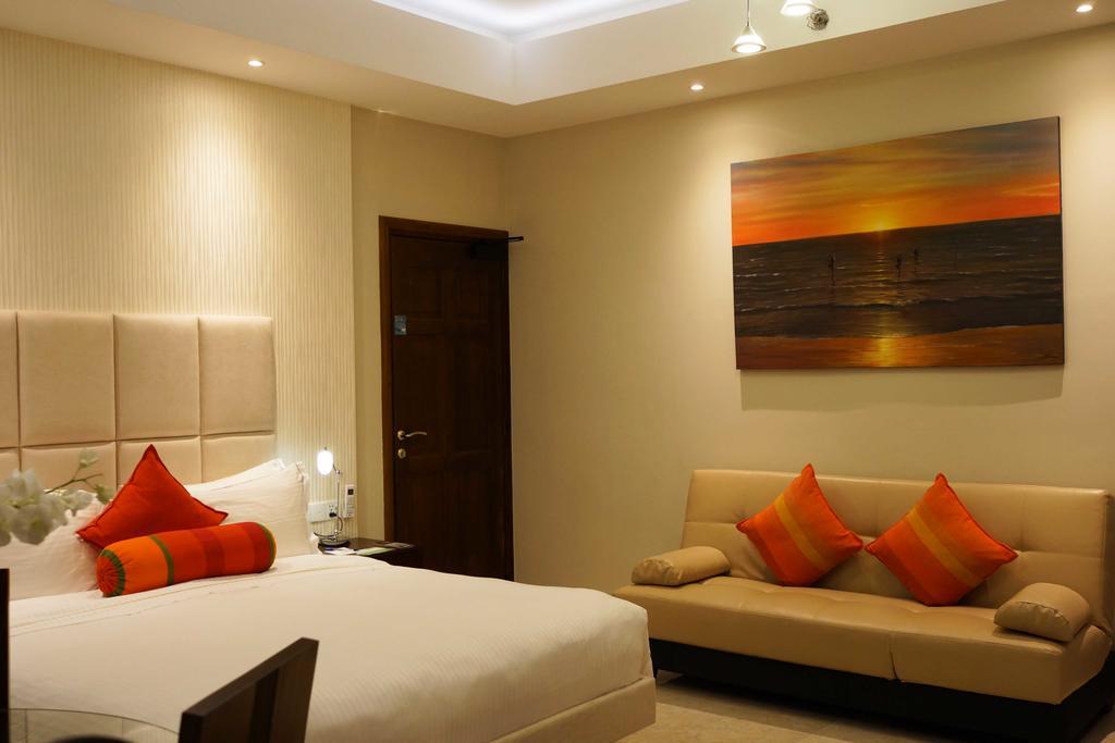 The Penthouse Above Sea Apartman Dehiwala-Mount Lavinia Kültér fotó