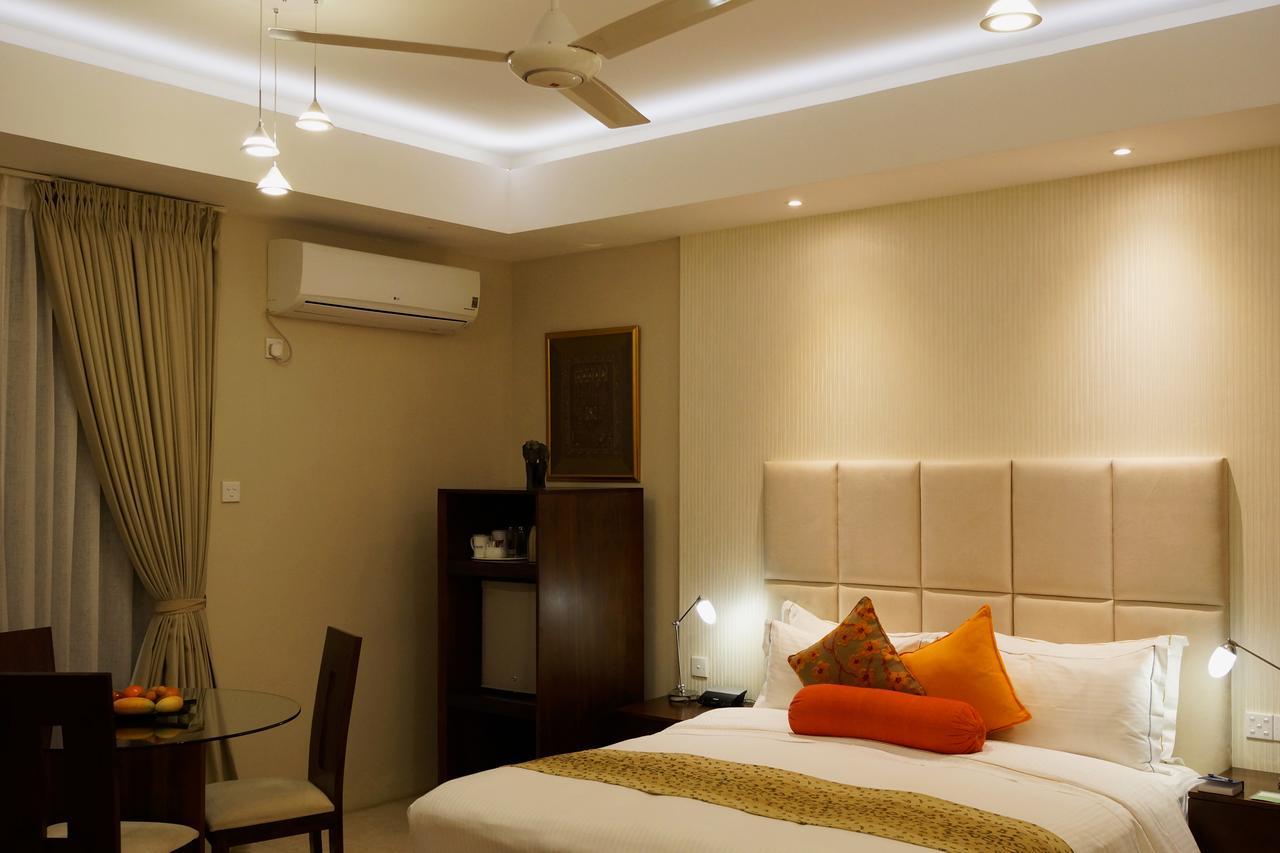 The Penthouse Above Sea Apartman Dehiwala-Mount Lavinia Kültér fotó