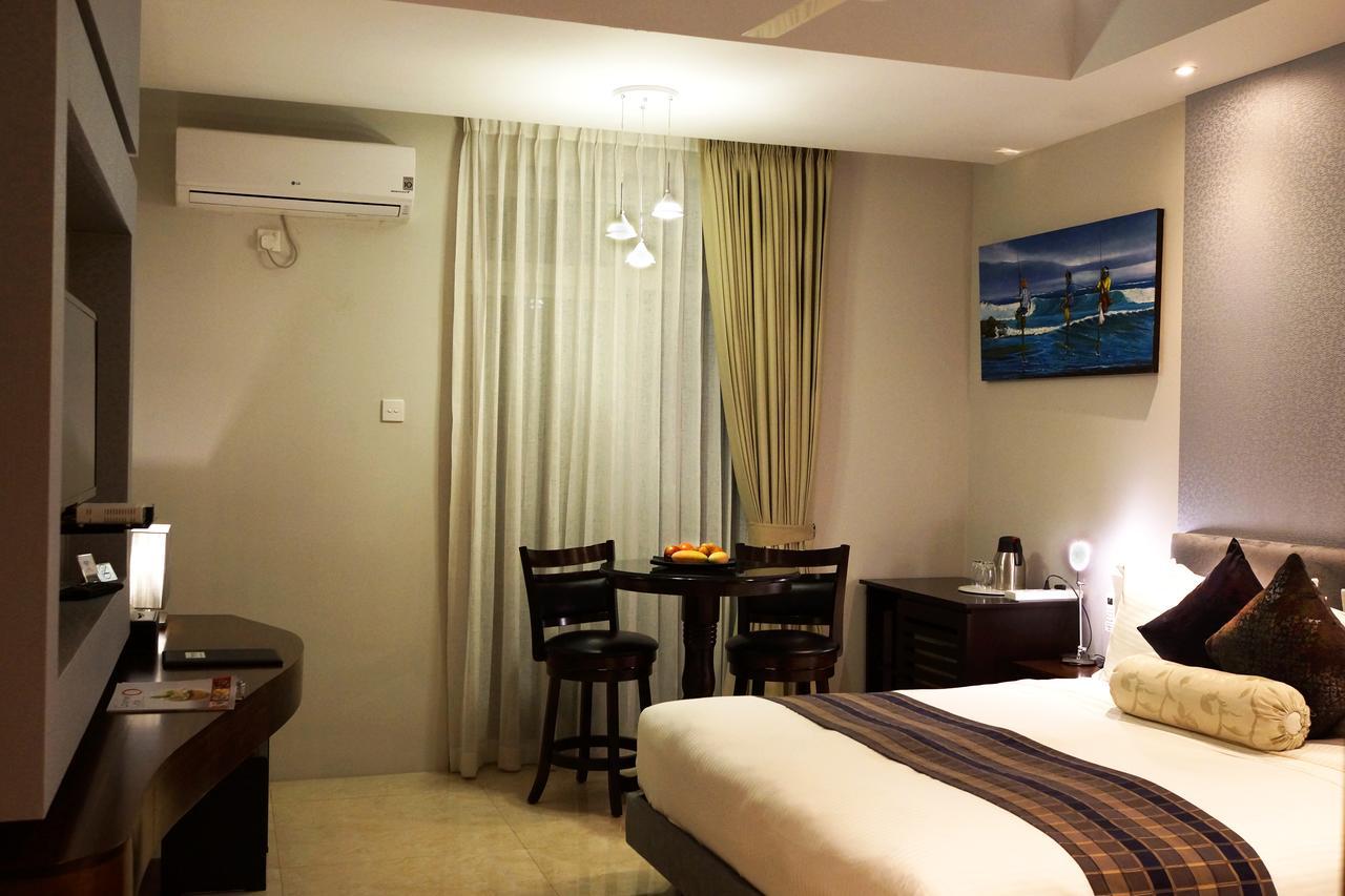 The Penthouse Above Sea Apartman Dehiwala-Mount Lavinia Kültér fotó