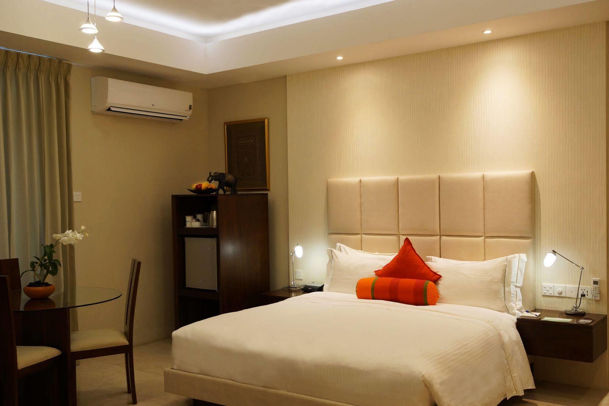 The Penthouse Above Sea Apartman Dehiwala-Mount Lavinia Kültér fotó