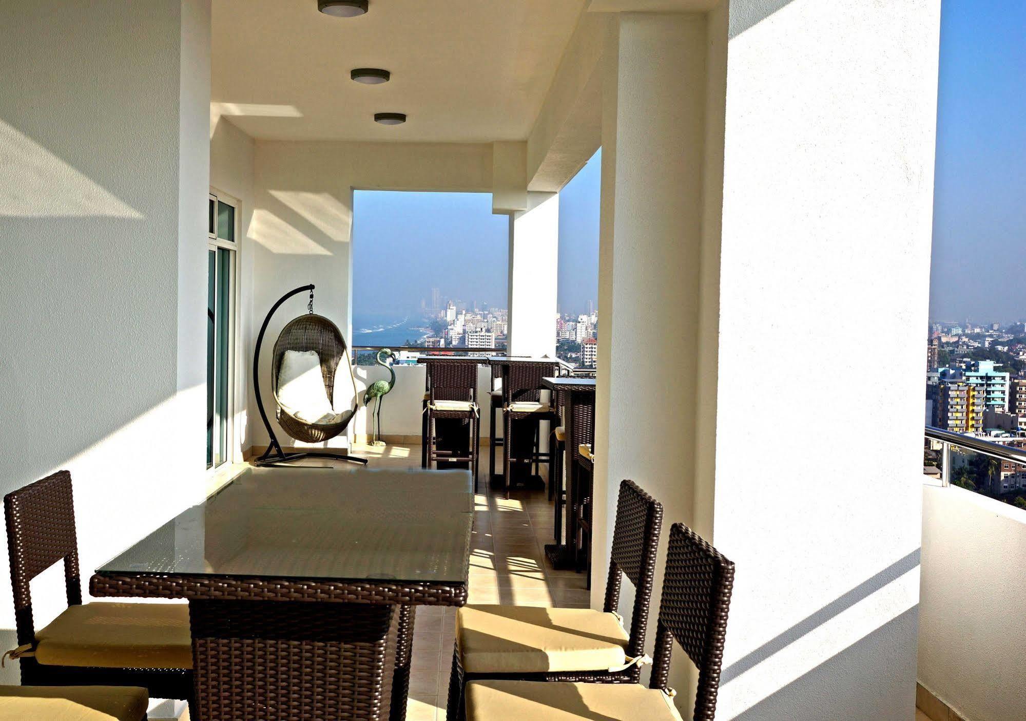 The Penthouse Above Sea Apartman Dehiwala-Mount Lavinia Kültér fotó